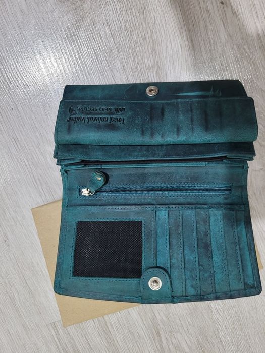 Портмоне естествен велур