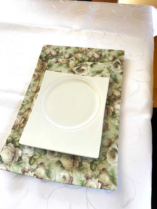 serviciu de masa 6 persoane  portelan pictat manual (24 bucati)