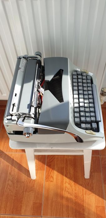 Maşină de scris vintage