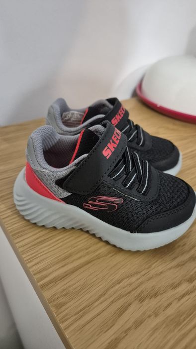 Incaltaminte bebelusi Skechers marimea 21