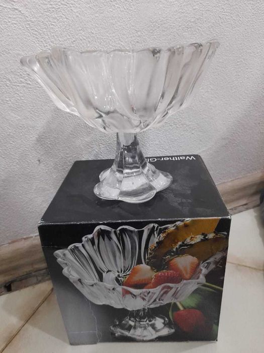 Продам хрустальные вазы