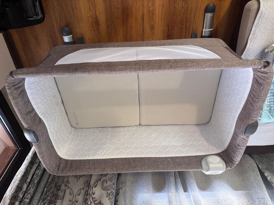 Кошара next to me