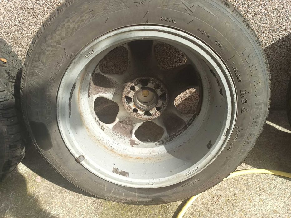 Джанти 15'' 4бр. OZ 4x100 (7Jx15H2 - ET37) със зимни гуми 195/60/15