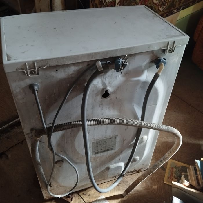 Продаю стиральную машину