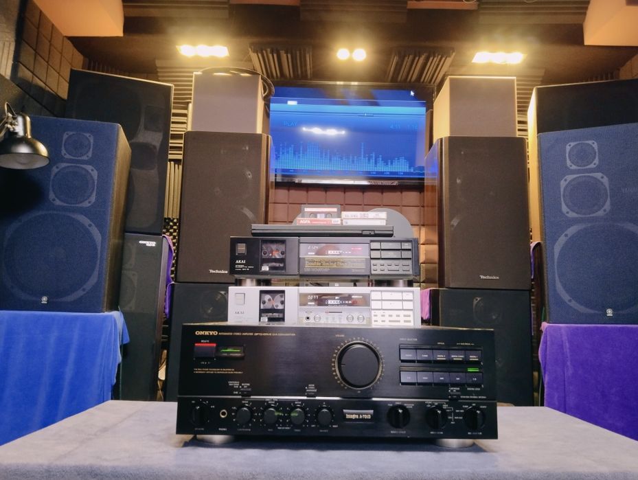 ONKYO Integra A-701D