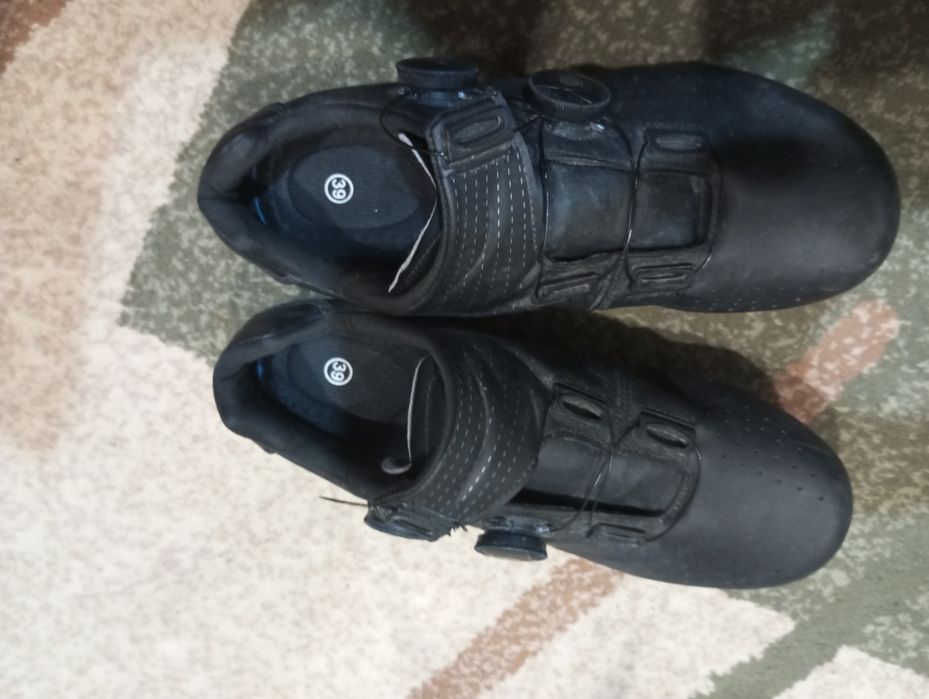 Велотуфли спортивные