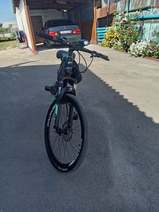 Продам велик в хорошом состаяние торг есть