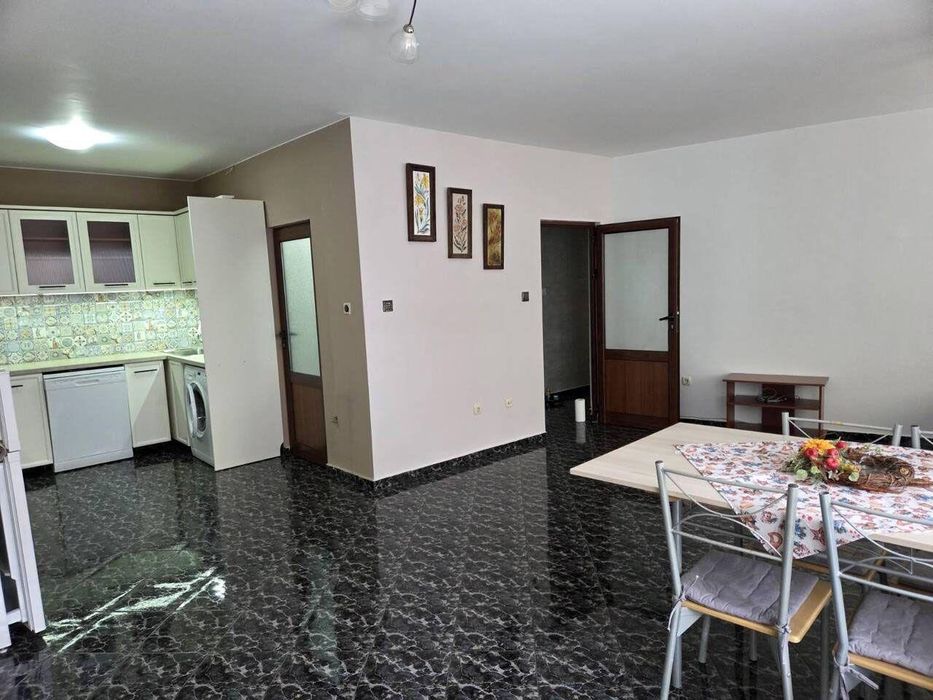 Дава се под наем Тристаен апартамент в София, Бояна - 120 кв.м за 747.66 € - Снимка #2