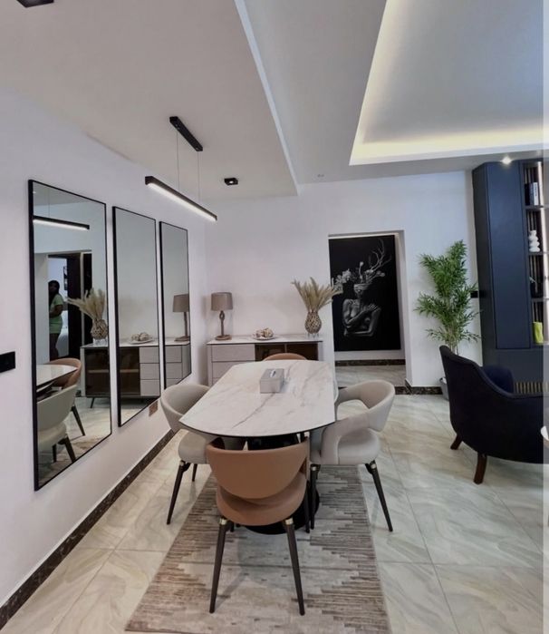 Сдаётся срочно шикарная 2 комнатная квартира на  метро Максима Горкого