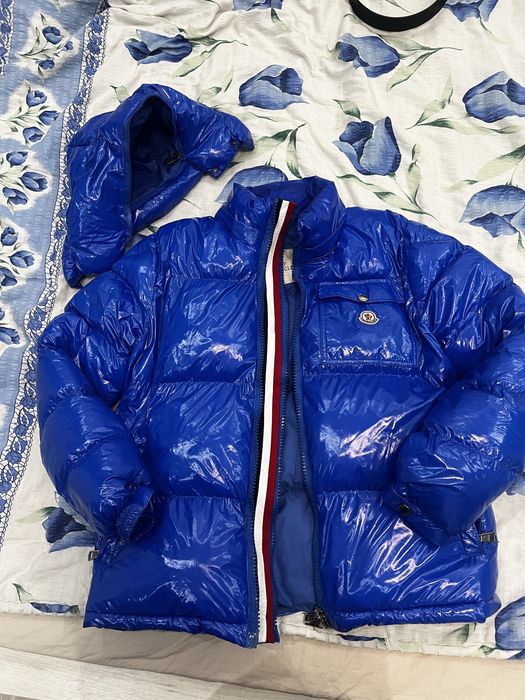 Moncler синьо яке
