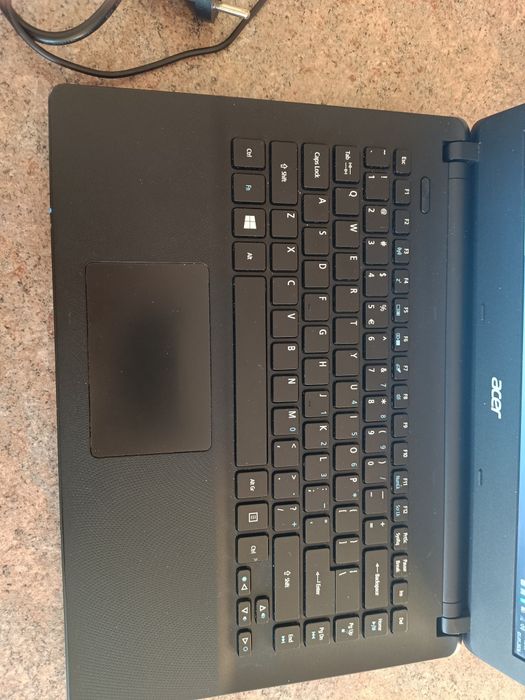 Laptop Acer ES1-411