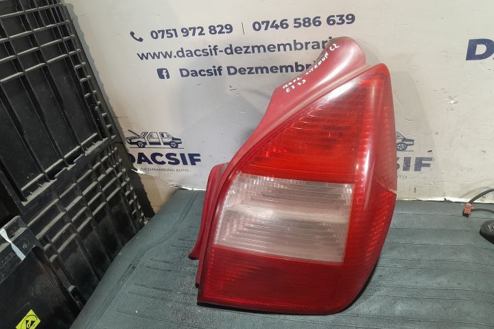 Lampa / Tripla stop dreapta pe aripa Citroen C2 prima generatie