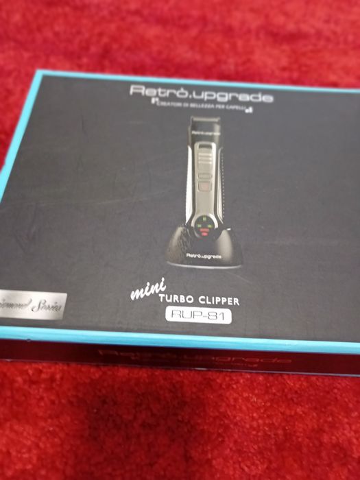 Masina profesionala de tuns cu acumulator