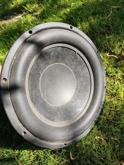 Vând difuzor bass 800w 30cm