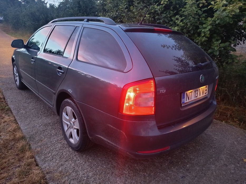 SKODA Octavia 2011 — imagine 3