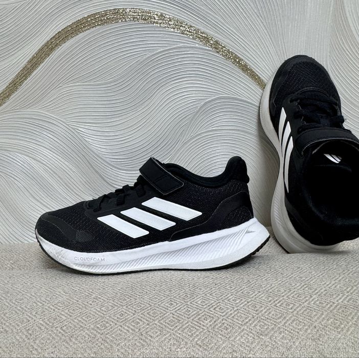 Кроссовки Adidas