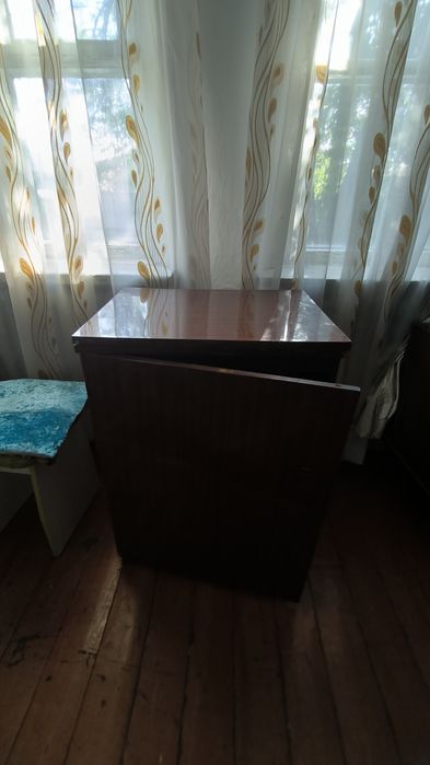 Продам советскую швейную машинку