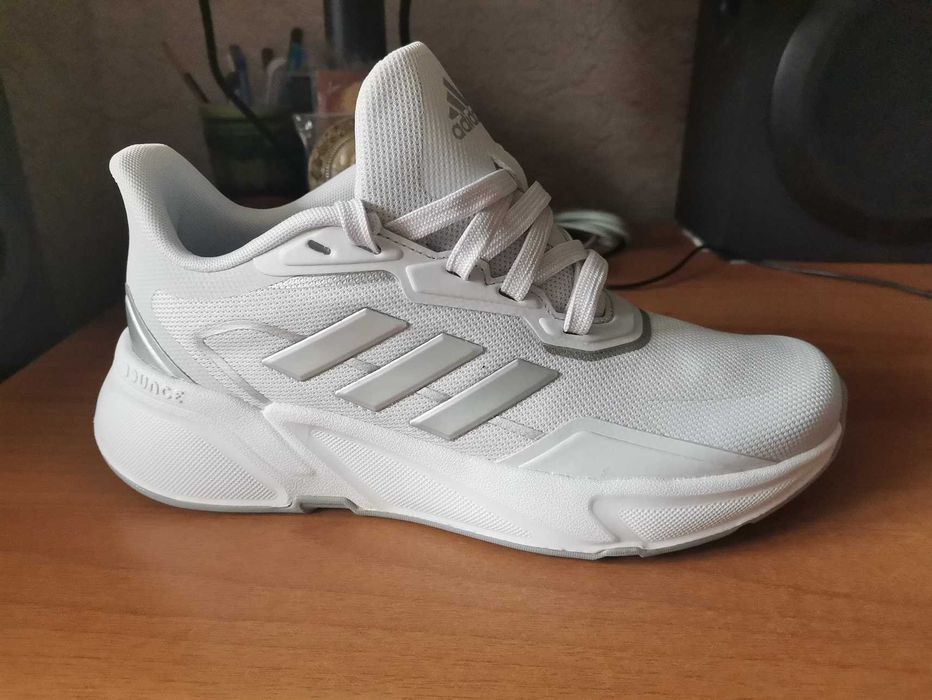 Нови дамски маратонки Адидас.