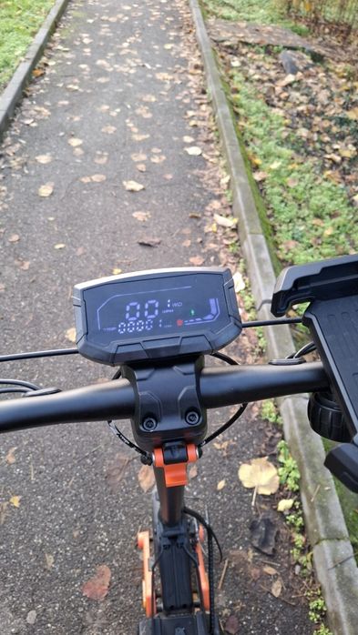 Vând trotineta electrica