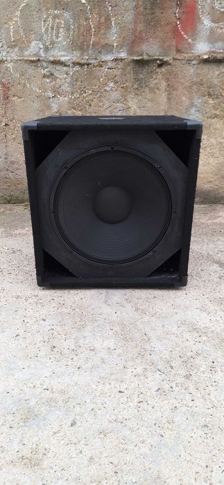 2 броя бас каси 18 инча 600w 4 ома  шперплат