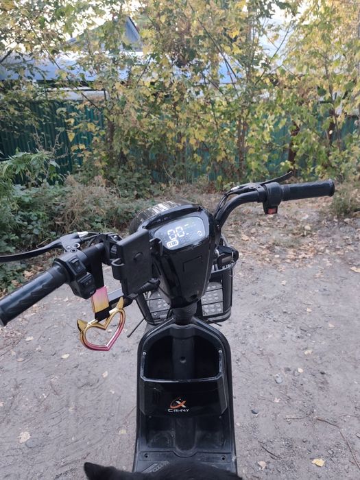 продам электроскутер ск8