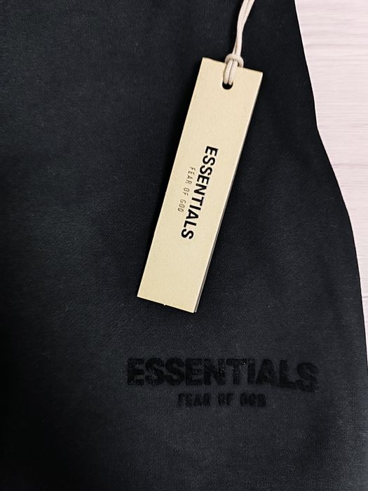 Essentials шорты черные