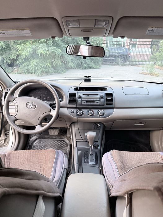 Toyota Camry LE 30