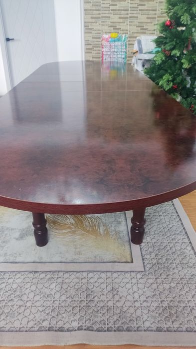 Продам стол для гостинной!