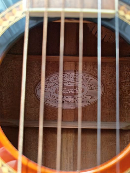 Акустична китара Washburn D10CEQSB Cutaway Dreadnought Quilt Top