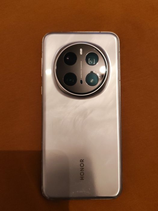 Vând Honor Magic 7 Pro, stare ca nou.