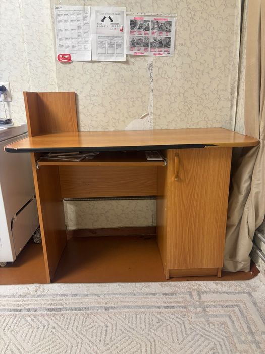 Стол письменный  б/у