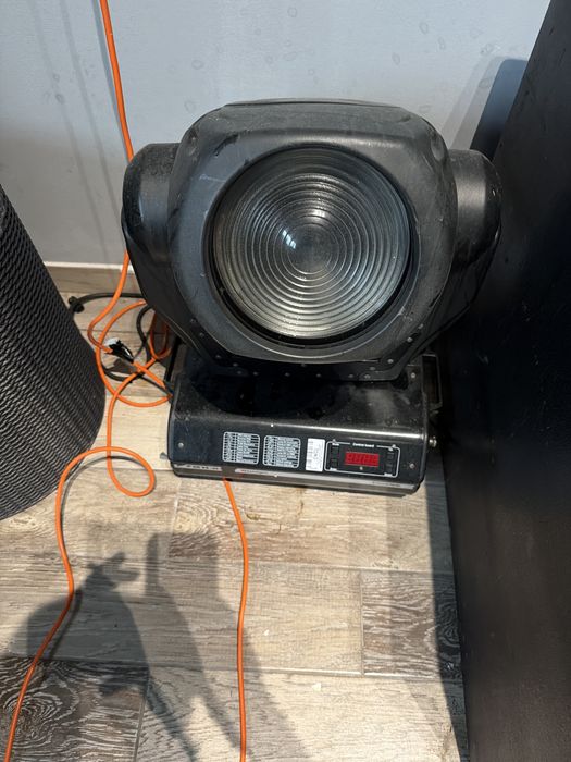 Moving Head Futurelight MH-840 Washlight - Lumini Profesionale Evenimente