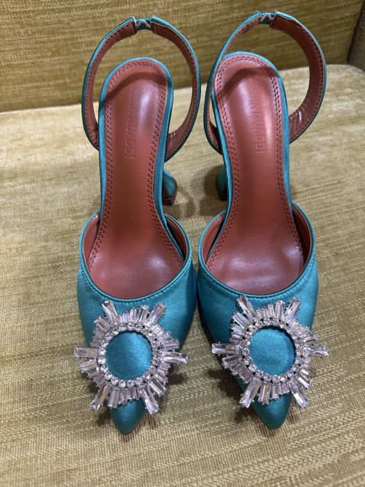 Продам босоножки