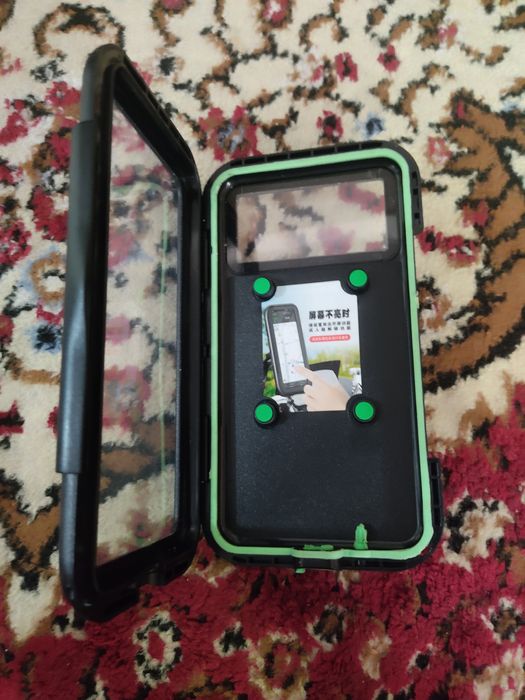 Telefon ushlagich velosiped uchun yomgʻirli havolarga zoʻr