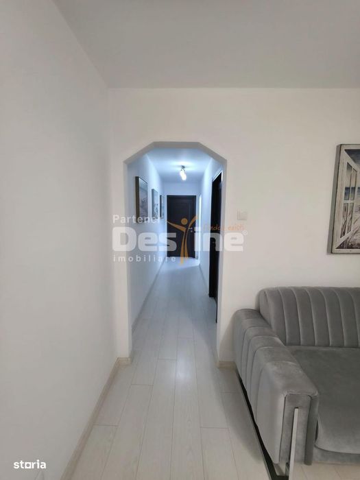 Apartament 3 Camere Semidecomandat  Mobilat
