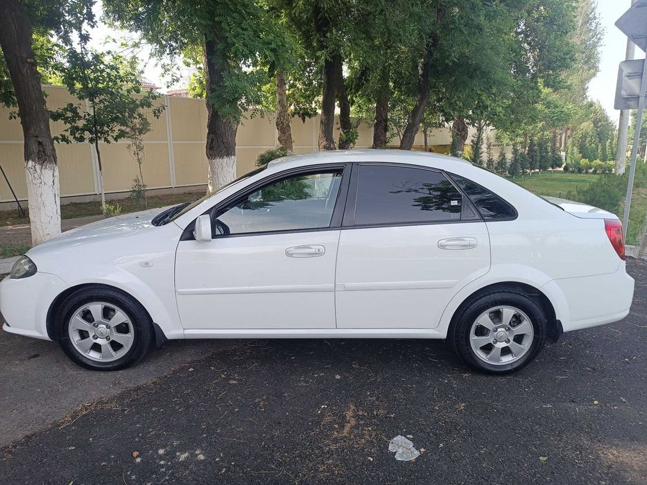 Продаю chevrolet lacetti 2017 года