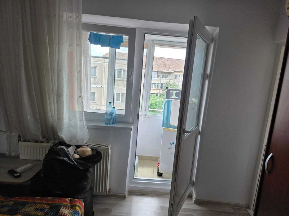 Închiriez garsonieră Rm Vâlcea zona Nord