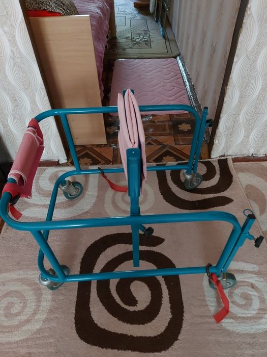 Продам ходунки для деток с ДЦП.