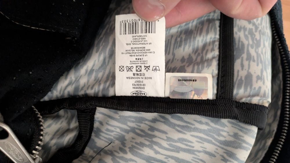 Продавам оригинална раница на Eastpak