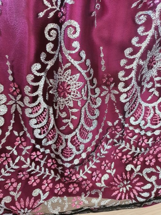 Vând rochita fetite