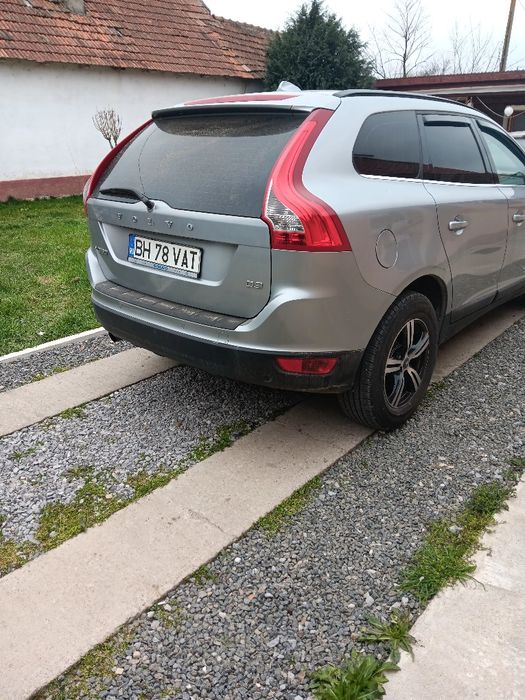 Vând volvo xc60 D3 sau schimb ofer diferența