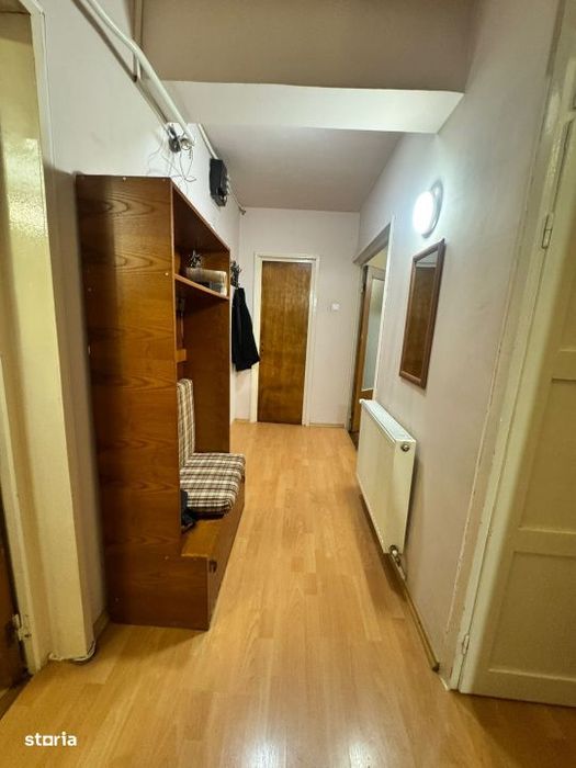 Apartament 3 camere, 74 mp, zona Sasar