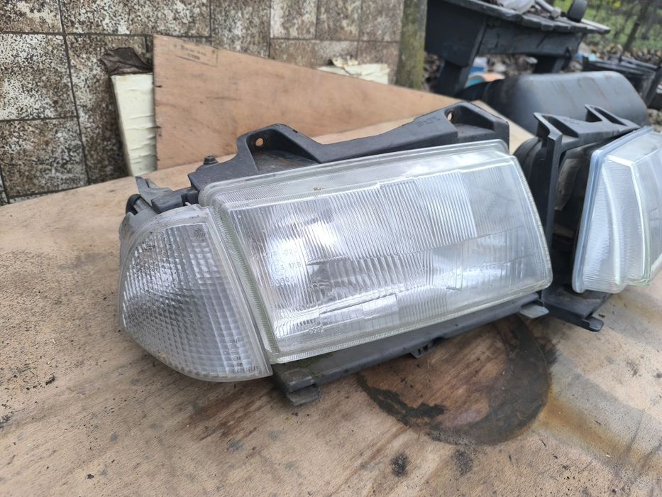 Продавам фаровете Citroen jumpy 2003 година
