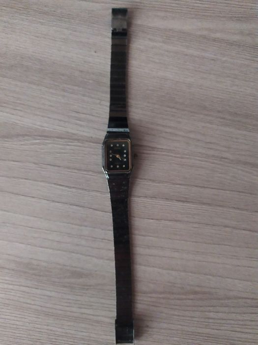 Продам наручные часы.