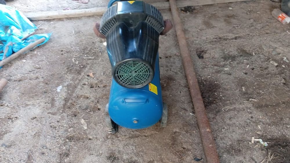 Компрессор масляный  ЗУБР  КПМ -360-50