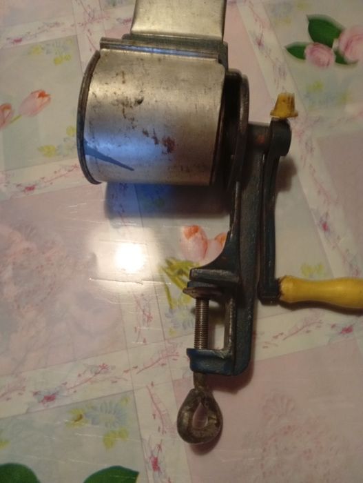 Mașina măcinat nucă