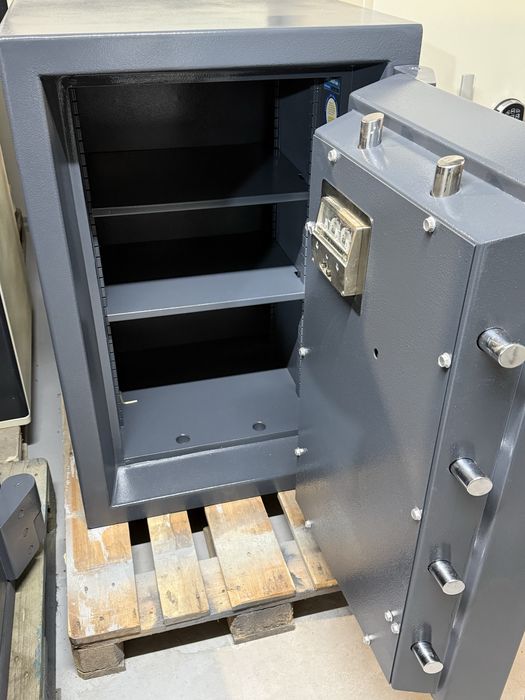 Seif cu grad mare de siguranta