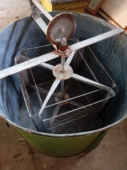 Centrifugă 4 rame, funcționează impecabil