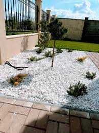 Materiale Ornamentale Grădină – Piatra și Marmură Premium