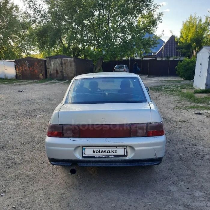 Машина ваз 2110 на ходу